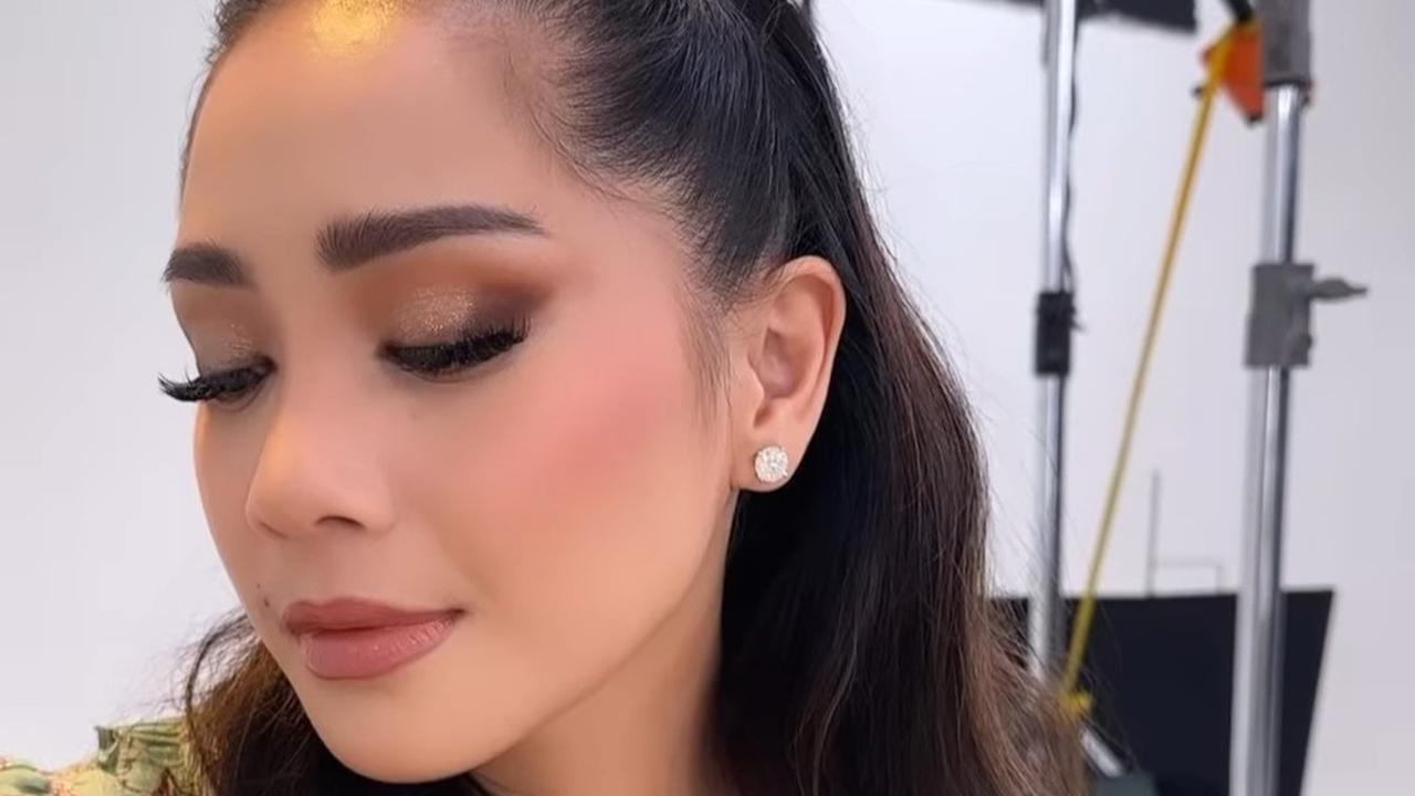 Ada juga yang menyebut jika penampilan Nagita Slavina seperti Titi DJ.<br>
