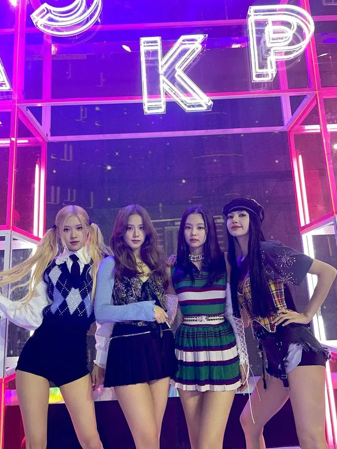 Blackpink. (Instagram/ roses_are_rosie)