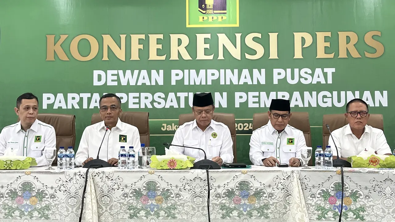 Plt Ketua Umum Partai Persatuan Pembangunan (PPP) Mardiono, mengaku kecewa dengan keputusan Mahkamah Konstitusi (MK) yang menolak permohonan perselisihan hasil pemilihan umum (PHPU) atau sengketa Pileg 2024 yang diajukan PPP.