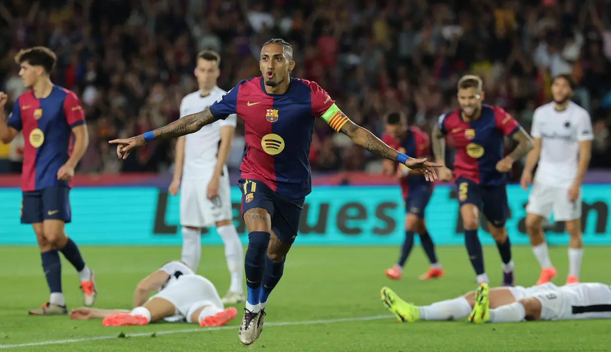 Aksi Rapinha pada menit ke-34 menambah keunggulan Barcelona atas Young Boys. (LLUIS GENE/AFP)