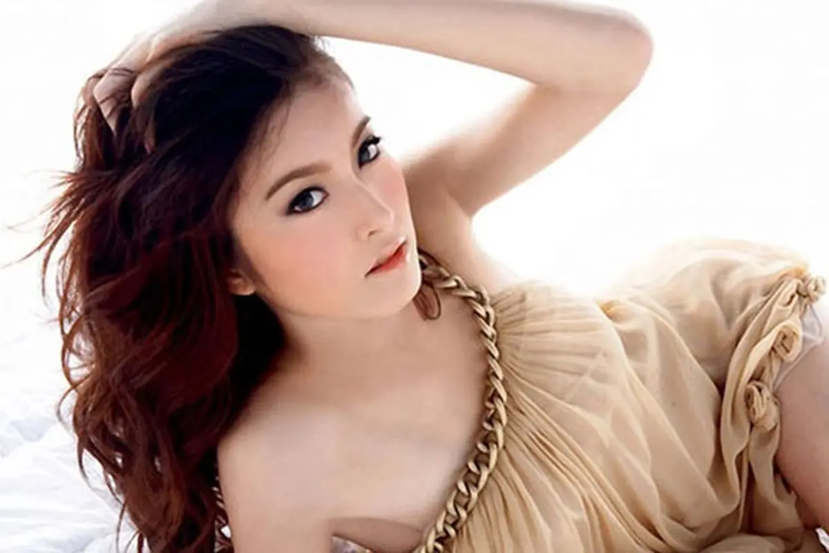 nong-poy-140211c.jpg