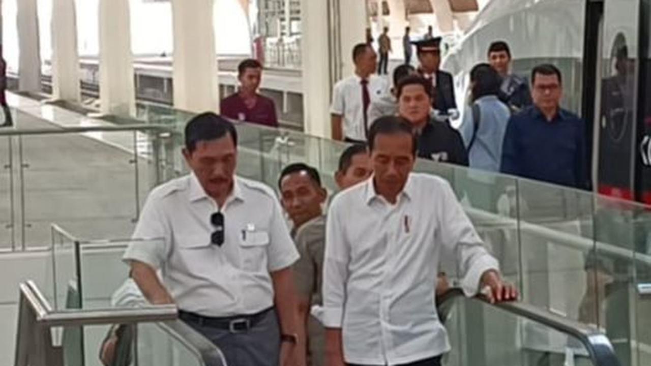Menjajal Kereta Cepat Jakarta-Bandung Bareng Jokowi, Nyaman dan Tak Terasa Guncangan
