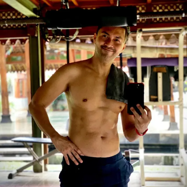 Rutin Gym, 6 Aktor Indonesia Ini Punya Tubuh Kekar yang Bikin Kagum