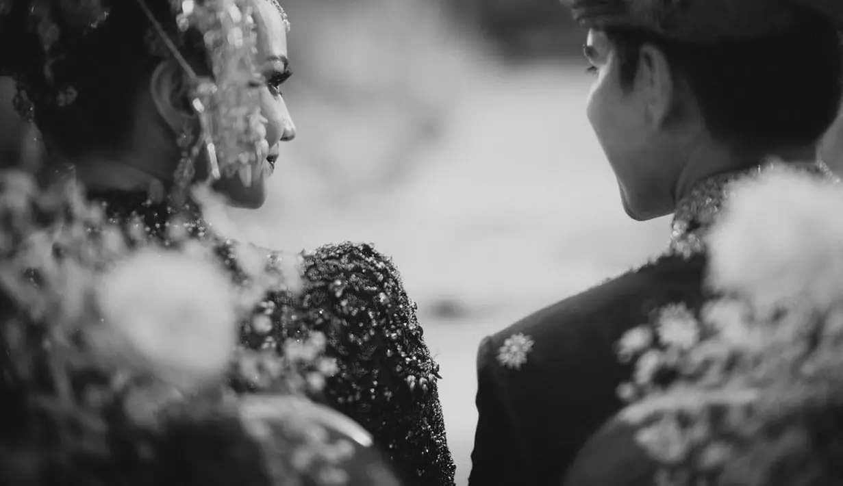 Potrt pernikahan Enzy Storia. (Foto: enzystoria)