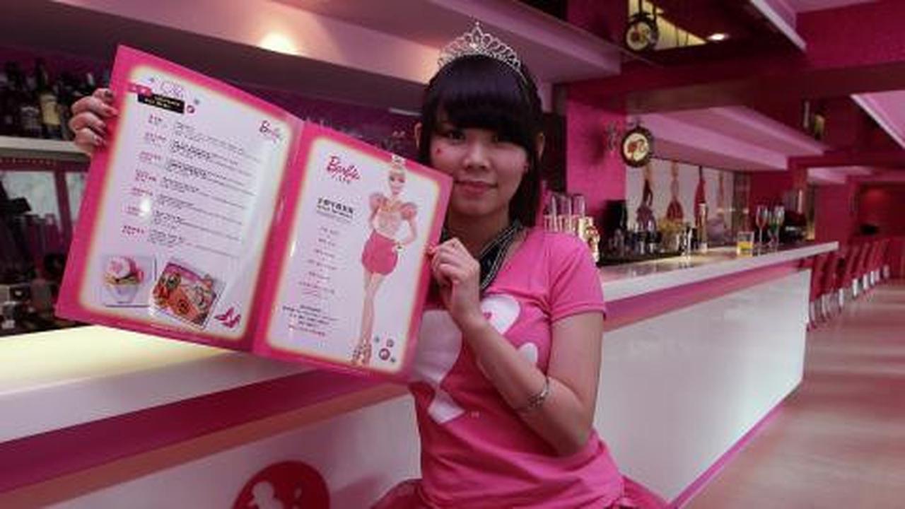 Cantiknya Barbie Cafe di Taiwan ini!