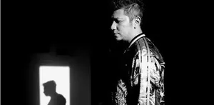 Sebuah video yang menunjukkan Gading Marten tengah di kerubuti oleh tiga wanita di suatu tempat clubbing.