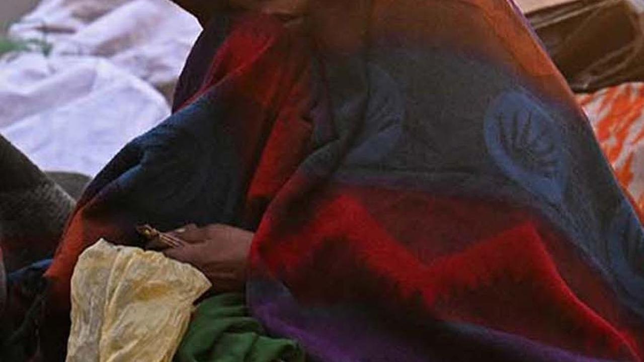 FOTO: Potret Tunawisma Tersiksa Suhu Dingin Menggigil di India