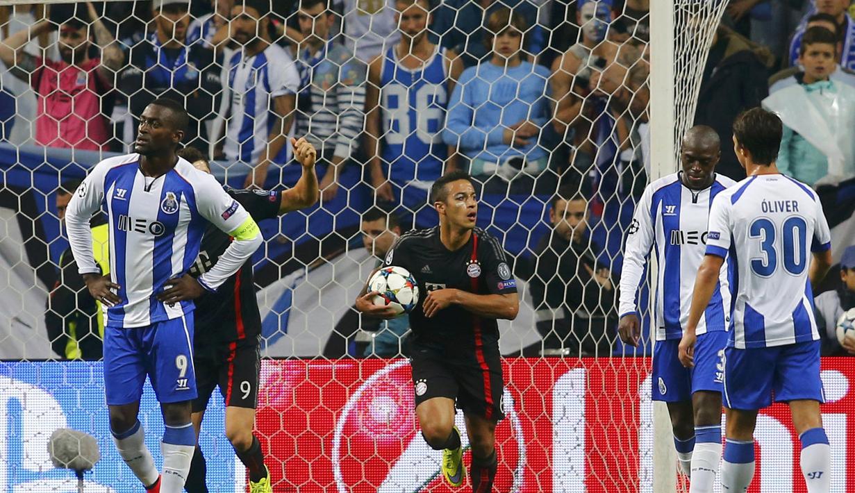 Thiago Alcantara memperkecil kedudukan menjadi 2-1  (REUTERS/Miguel Vidal)