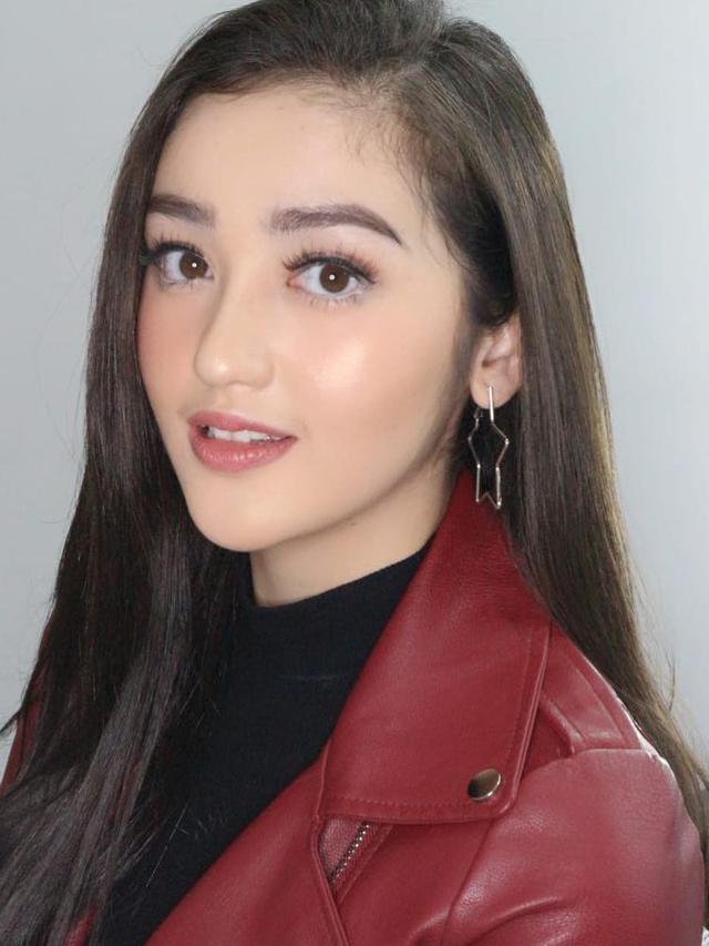 Suka Tampil Natural, Ini 7 Potret Ranty Maria dengan Makeup Tebal