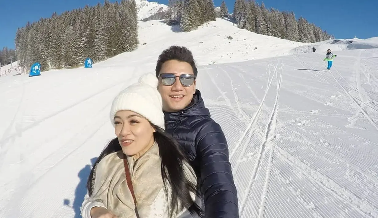 Titi Kamal dan Christian Sugiono