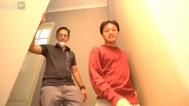 Potret ruang kerja Rizky Febian (Sumber: YouTube/Taulany TV)