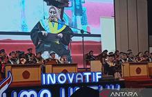 Kisah Inspiratif Eprisa: Meski di Kursi Roda, Lulus Magna Cum Laude UMP dengan IPK 3,77!