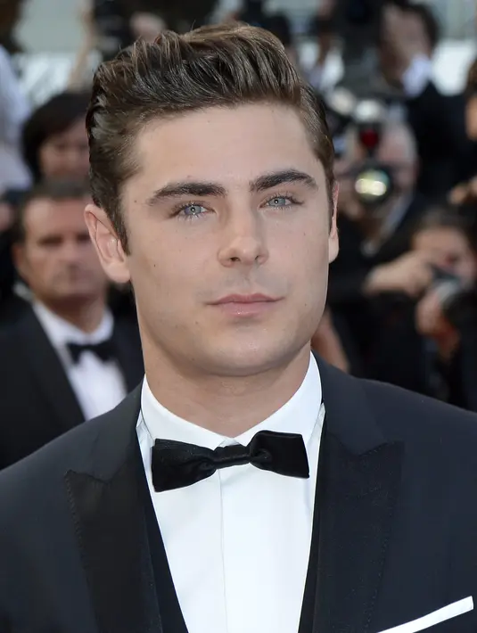 “Time flies when you're having fun. Happy anniversary baby. I love you too 👫 September 5th @ZacEfron,” tulis Sami membalas ucapan Zac Efron di akun twitternya. (Bintang/EPA)