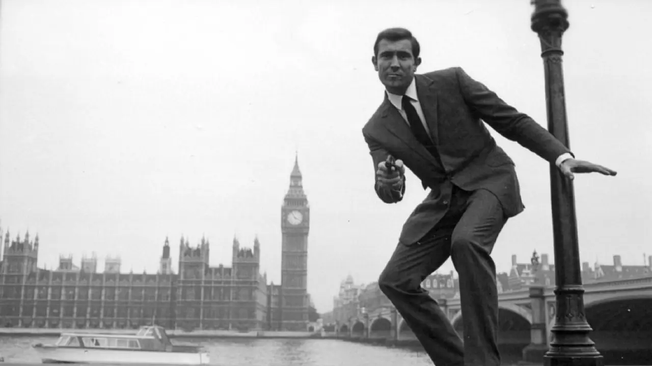 [Bintang] James Bond