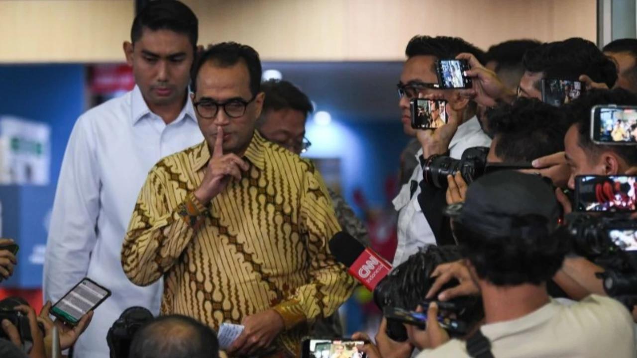 Eks Menhub Budi Karya Tak Hadir, KPK Jadwalkan Pemanggilan Ulang