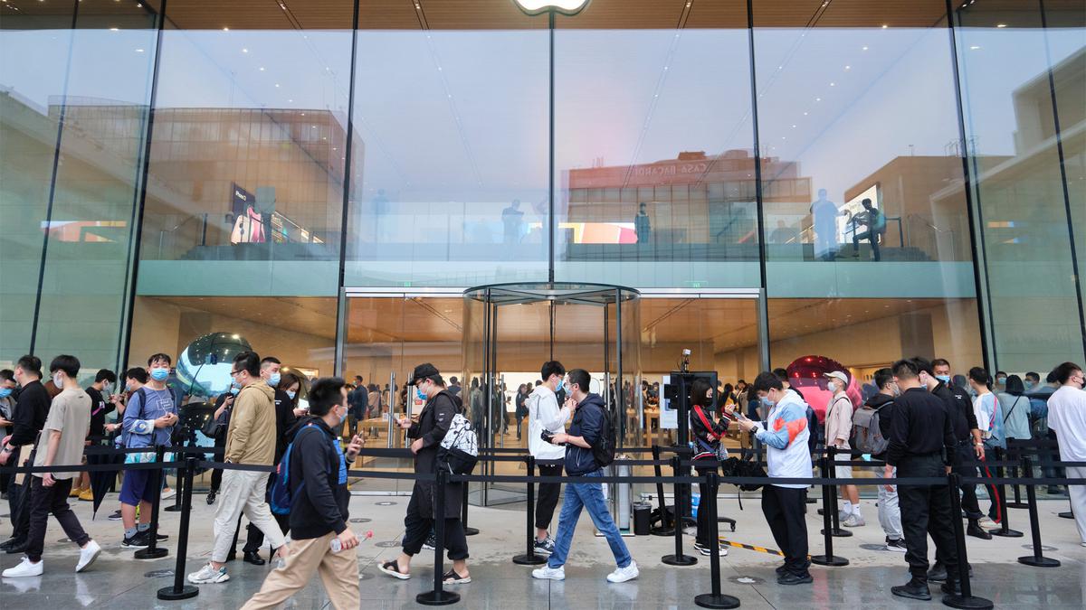 Bandingkan Harga iPhone Jika Diproduksi di AS dan China