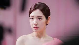 Park Shin Hye Melahirkan Anak Keduanya dengan Choi Tae Joon