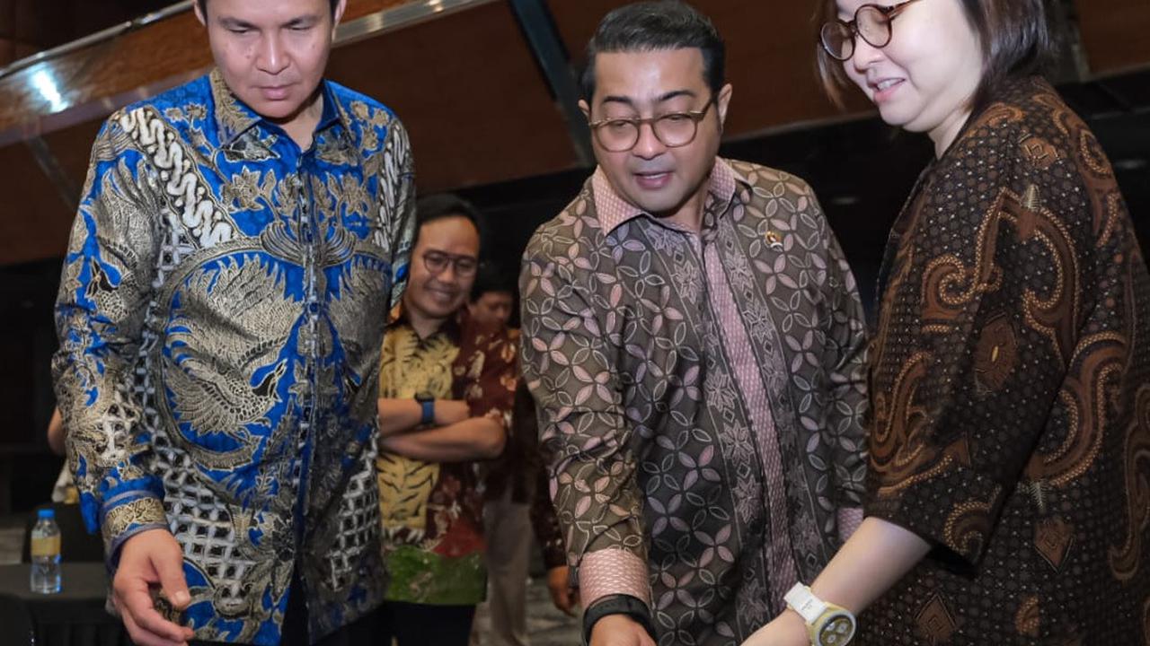 Menekraf Gandeng Garuda Indonesia