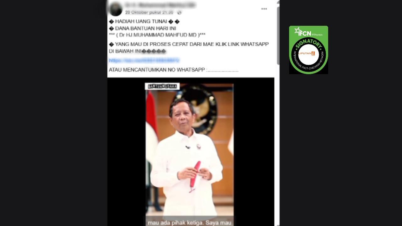 Tangkapan layar klaim video Mahfud Md membagikan dana bantuan uang tunai yang beredar di Facebook.