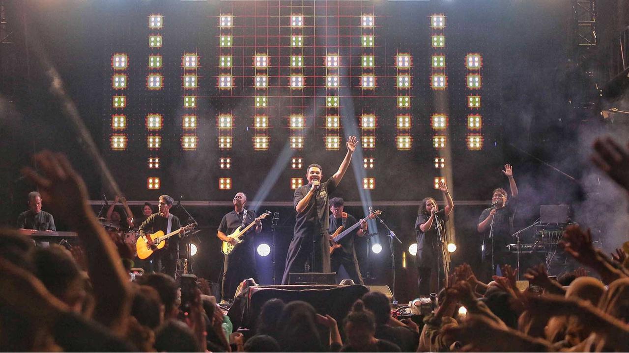 FOTO: Penampilan TULUS Menghibur Ribuan Pengunjung KapanLagi Buka Bareng BRI Festival 2025