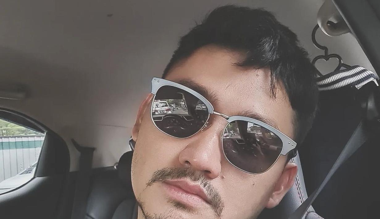 Dari beberapa foto yang Angga Wijaya unggah, banyak netizen yang menyebut mantan suami Dewi Perssik ini makin tampan. (FOTO: instagram.com/anggawijaya88)