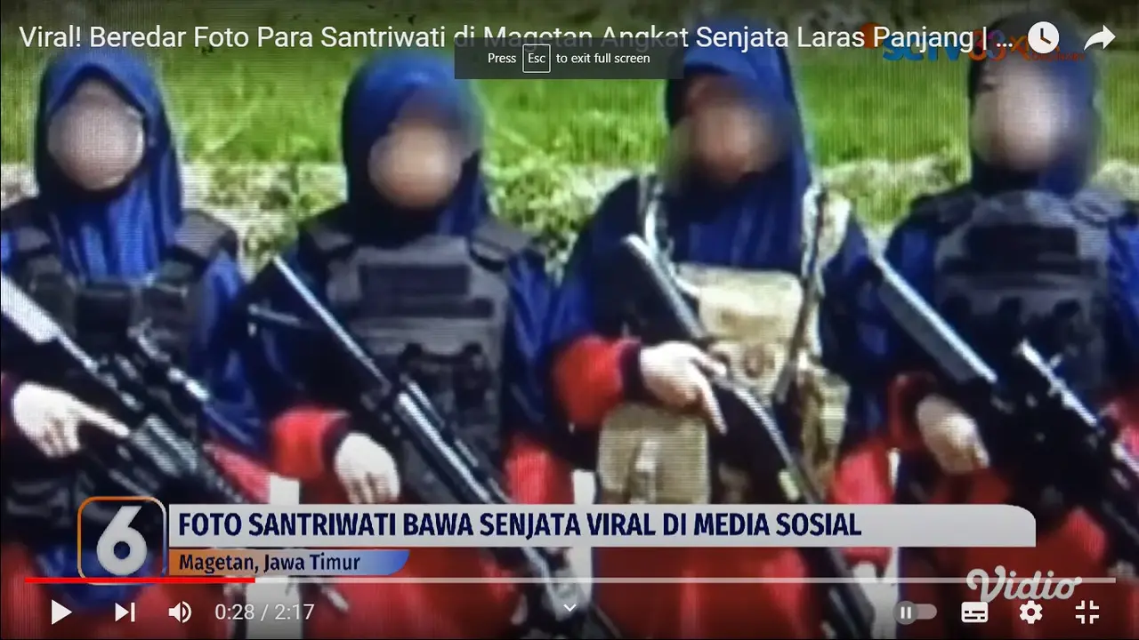 Viral sejumlah santriwati di Magetan foto bawa senjata laras panjang. (Istimewa)
