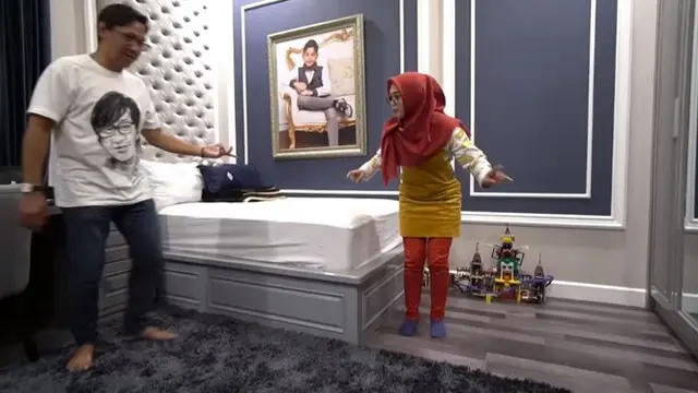 7 Penampakan Isi Rumah Mewah Andre Taulany, Berkonsep American Modern