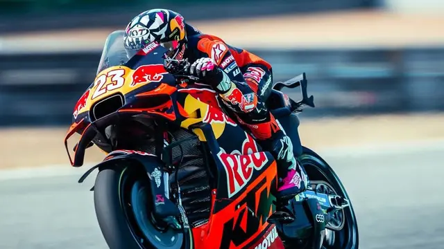 Enea Bastianini Bersyukur Atas Hasil Mengejutkan di MotoGP Thailand: Mulai dari Posisi ke-20, Finis ke-9 dengan KTM
