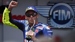 2. Valentino Rossi (Monster Energy Yamaha) -  US$10.5 juta atau Rp152,6 miliar per tahun. (AP/Eric Alonso)