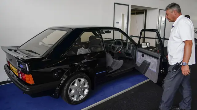 Ford Escort Langka Milik Mendiang Putri Diana Dilelang