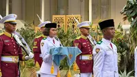 Neeltje Deliana Insjowi Werimon, perwakilan Provinsi Papua, dipercaya sebagai pembawa bendera Merah Putih