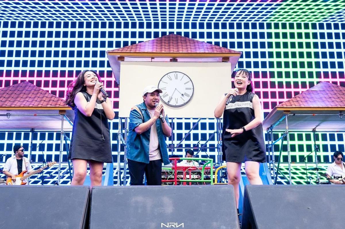 7 Potret Leony dan Dea Ananda Tampil di Synchronize, Kostumnya Bikin Nostalgia - Milenial Pasti Relate