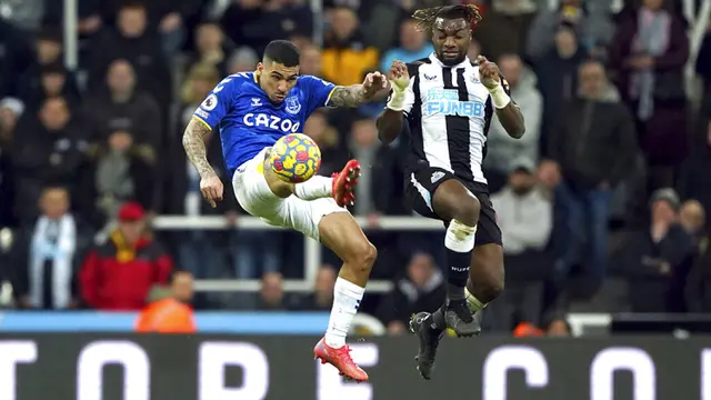 FOTO: Hajar Everton 3-1, Newcastle United Keluar dari Zona Degradasi