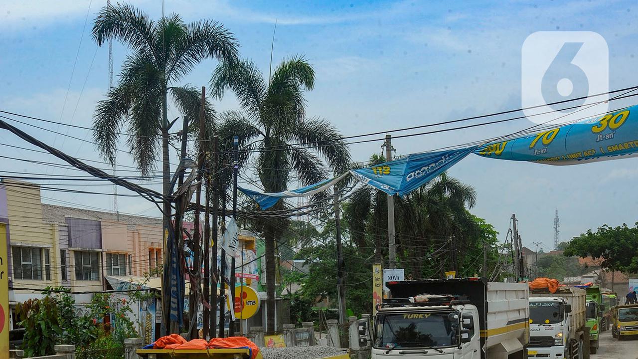 Jalan Rusak di Parung Panjang Bogor