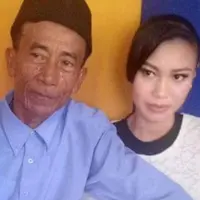 Bukan karena harta, inilah alasan wanita 17 tahun mau dinikahi seorang kakek berusia 56 tahun. (Foto: Ahmad Akbar Fua/Liputan6.com)