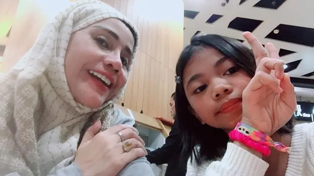 Siap Dinikahi Bule Turki, Ini 6 Potret Cantik Ibunda Vicky Prasetyo