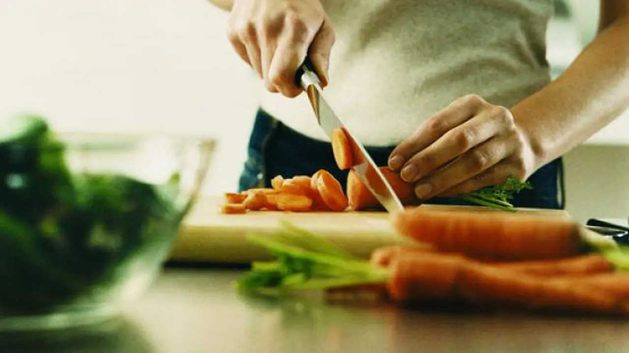 Jadi Chef Profesional di Rumah? Yuk, Gunakan Pisau Ini!