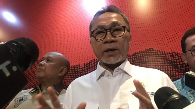 Menteri Perdagangan Zulkifli Hasan dalam Sosialisasi Permendag No 22 Tahun 2023 tentang Barang yang Dilarang untuk Diekspor dan Permendag No. 23 Tahun 2023 tentang Kebijakan dan Pengaturan Ekspor,  di Jakarta, Kamis (31/8/2023). (Elza/Liputan6.com)