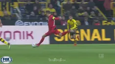 Borussia Dortmund kehilangan poin maksimal lagi seusai imbang 2-2 di kandang dari Freiburg, Sabtu (27/1). Shinji Kagawa membawa tu...