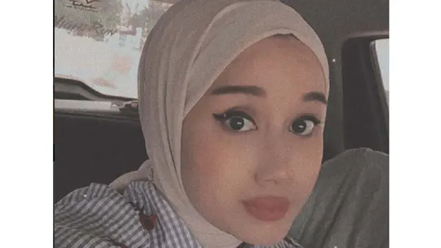 Bak Pinang Dibelah Dua, Ini Sosok Hijaber Kembaran Ariana Grande ...