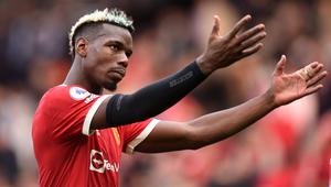 Pemain top pertama yang pernah menjadi kliennya adalah Paul Pogba. Ia pernah meyakinkan Pogba untuk hengkang dari Manchester United dari Juventus pada 2012 silam. Gara-gara transfer tersebut, Sir Alex Ferguson murka dan melarang MU untuk berurusan dengannya. Selain itu, Raiola juga menjadi sosok kepulangan sang gelandang ke Old Trafford pada tahun 2016 dengan harus merogoh kocek sebesar 100 juta Euro. (AFP/Oli Scarff)