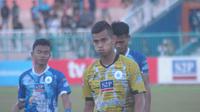 Ravi Murdianto dengan seragam PSCS Cilacap usai melawan Persita Tangerang di Stadion Wijayakusuma, Cilacap, Kamis (27/6/2019). (Bola.com/Vincentius Atmaja)