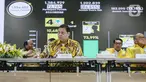 Ketua Umum (Ketum) Partai Golkar, Airlangga Hartarto memimpin rapat pengarahan calon kepala daerah di Slipi, Jakarta Barat, Selasa (21/11/2023). (Liputan6.com/Faizal Fanani)