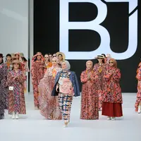 Menampilkan keseruan cutting dan warna, Benang Jarum angkat tema Flair of Elegance di JFW 2023.  (Foto: Daniel Kampua)