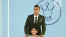 Model anak dengan kursi roda membawakan busana rancangan desainer Three Little Ahmads pada JMFW 2018 di Gandaria City, Jakarta, Sabtu (29/7). Sebanyak 21 negara dari benua Australia, Eropa, Asia dan Afrika yang tampil di JMFW. (Kapanlagi/Bayu Herdianto)