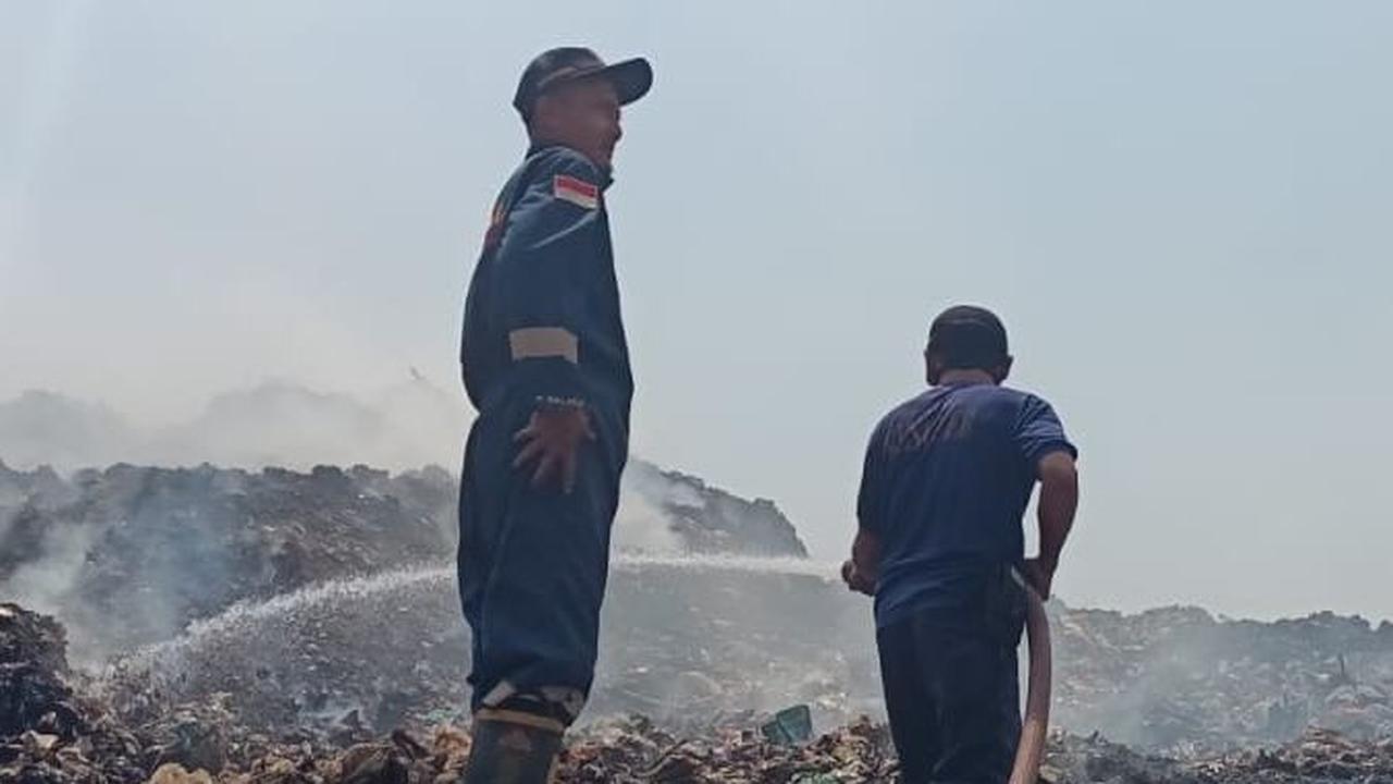 TPA Pemalang Terbakar Sudah Lima Hari, Diperkirakan Butuh 2 Pekan Api Baru Padam