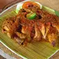 Ayam betutu yang jadi sajian khas di Warung Rekreasi Bedugul (plesiryuk.com)