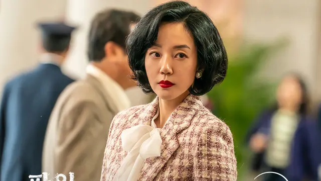 Drakor Low Life. (Disney Plus Hotstar via Soompi)