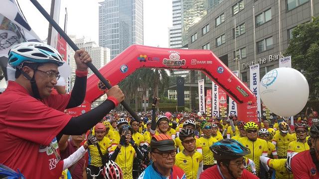 Menteri Perhubungan (Menhub) Budi Karya Sumadi melepas sekitar 150 pengemudi sepeda dari Jakarta ke Surabaya (Dok Foto: Maulandy Rizky Bayu Kencana/Liputan6.com)