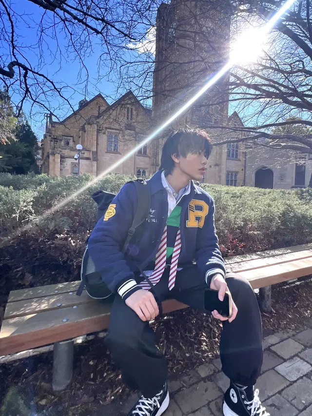 Devon Kei Enzo Jadi Mahasiswa di Usia 15 Tahun, Buktikan Jenius Juga Bisa Punya Style